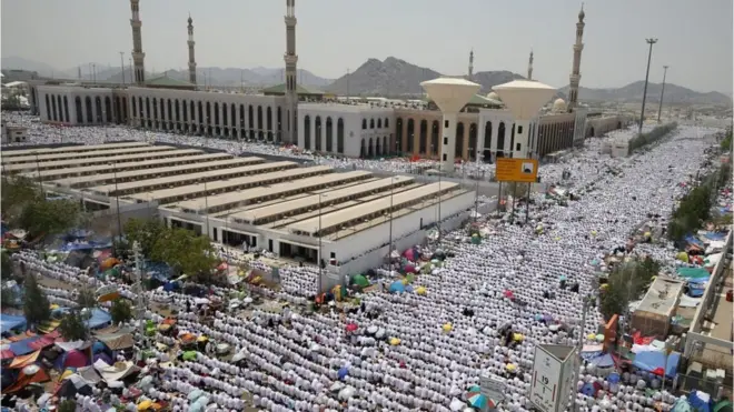 سږ د عمرې او حج لپاره څه باندې دوه میلیونه مسلمانان سعودي ته تللي