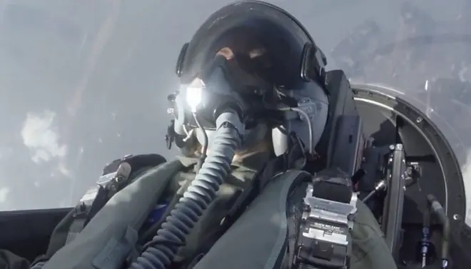 लौरा बिकर