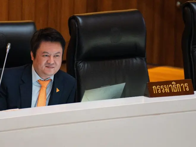 นายสุรเชษฐ์ ประวีณวงศ์วุฒิ เป็น 1 ใน 6 กมธ. ที่ลงมติตัดงบโครงการฝายแกนดินซีเมนต์