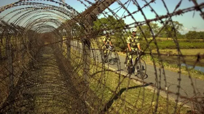 ভারত-বাংলাদেশ সীমান্তের কাঁটাতারের বেড়া