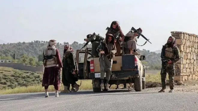 పాకిస్తాన్, అఫ్గానిస్తాన్, తాలిబాన్, వైమానిక దాడులు