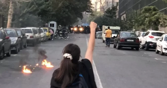 ผู้หญิงประท้วงในอิหร่าน