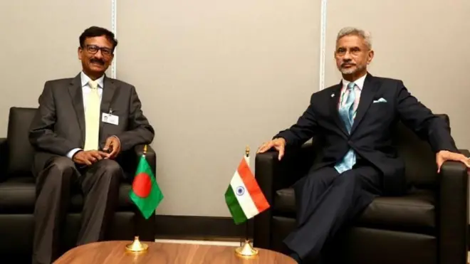  தோஹித் உசேன் உடன் எஸ். ஜெய்சங்கர் (கோப்புப் படம்)
