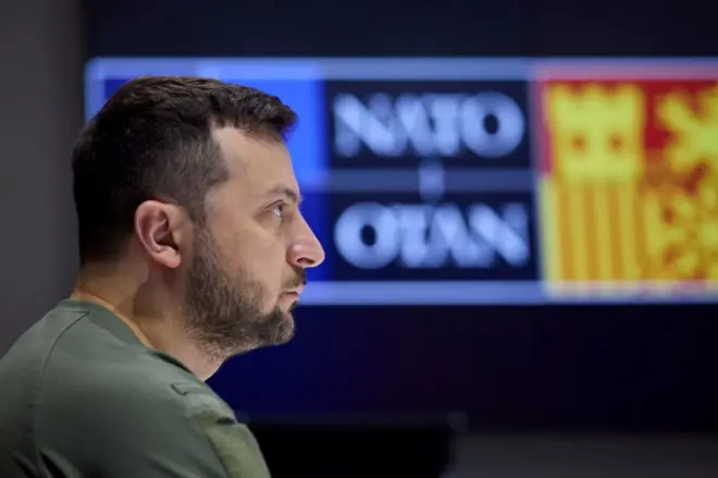 Tổng thống Ukraine Volodymyr Zelensky tham dự hội nghị thượng đỉnh NATO thông qua liên kết video, ngày 29 tháng 6 năm 2022