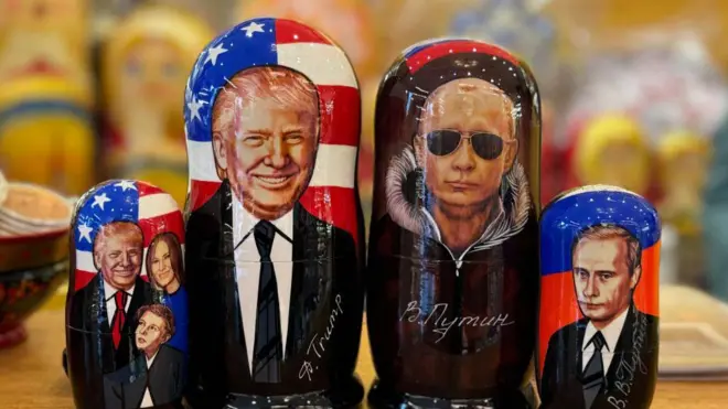 Матрешки с изображением Трампа и Путина в Москве