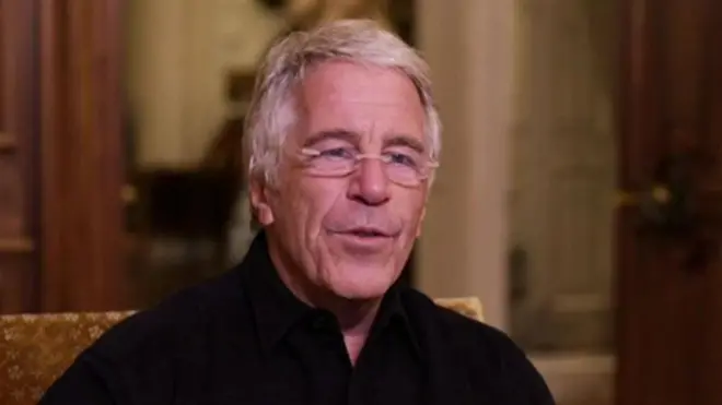 Epstein alikufa katika gereza la New York kabla ya kuhukumiwa kwa mashtaka dhidi yake. Miaka kadhaa baadaye, mamilioni ya hati juu yake ziliwekwa wazi. Kwa hivyo ni nani alikuwa mshauri huyu wa kifedha na miunganisho yenye nguvu kama hii?