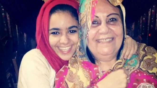 ازهار شولگامی در تلاش برای دفن جسد مادربزرگش است