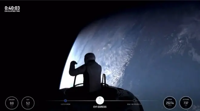 世界初の民間宇宙遊泳を成功させた米富豪のジャレッド・アイザックマン氏(12日)