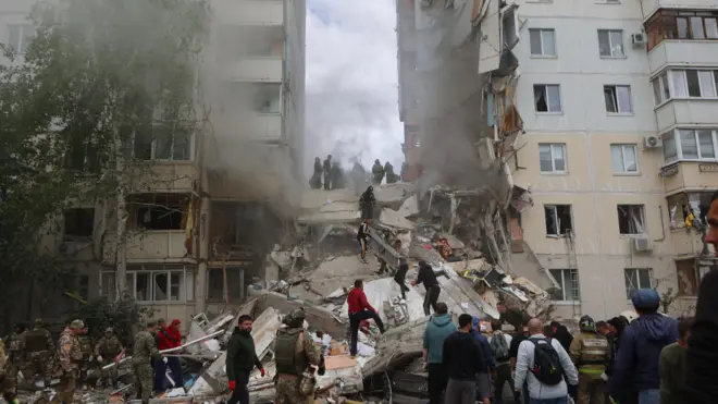 Последствия обрушения подъезда жилого дома на улице Щорса в Белгороде 12 мая