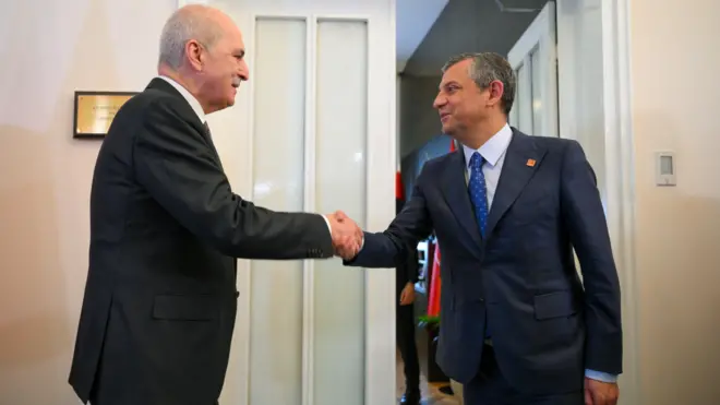 Numan Kurtulmuş Özgür Özel ile bir araya geldi.