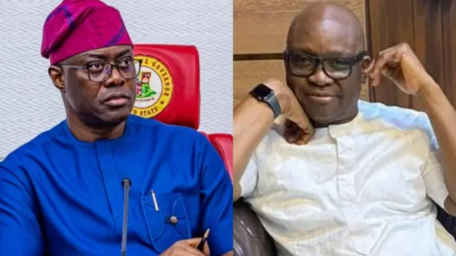 Seyi Makinde wọ aṣọ buba buluu, Ayo Fayose wọ buba funfun 