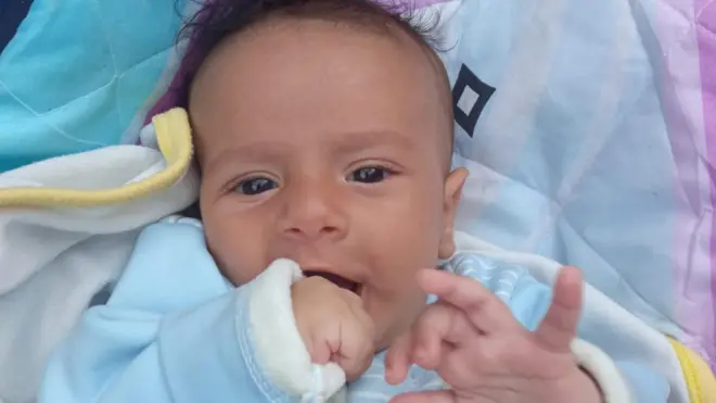 كان وزن جمال سبعة كيلوغرامات فقد نصفها خلال أسابيع