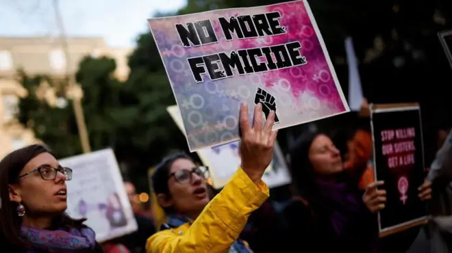 demonstracije protiv femicida, seksualnog nasilja i svih vrsta nasilja zasnovanih na polu uoči Međunarodnog dana borbe protiv nasilja nad ženama, u Valeti, Malta, 23. novembra 2025. godine.