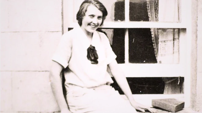 ట్రంప్ తల్లి మేరీ యేనీ మైక్లియోడ్ 