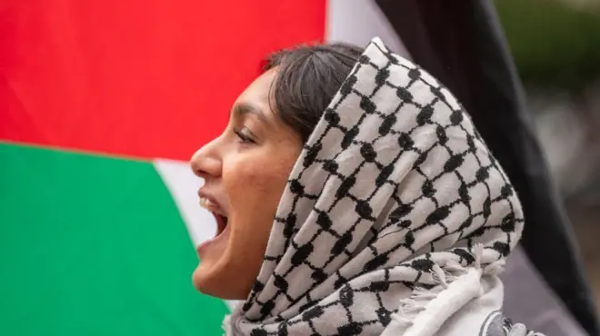 अमेरिका में ग़ज़ा के मुद्दे पर यूनिवर्सिटी में विरोध प्रदर्शन हो रहे हैं