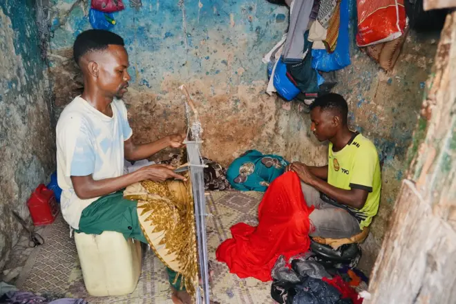 Farsamayaqaannada sameeya Alindiga