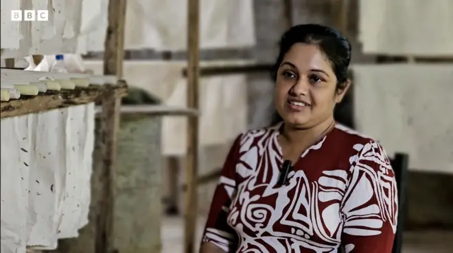 'අපේ නිෂ්පාදන මහපොළවට එකතු වුණහම ගස් පැළ වෙනවා.'