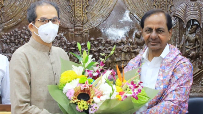 Uddhav Thackeray, KCR