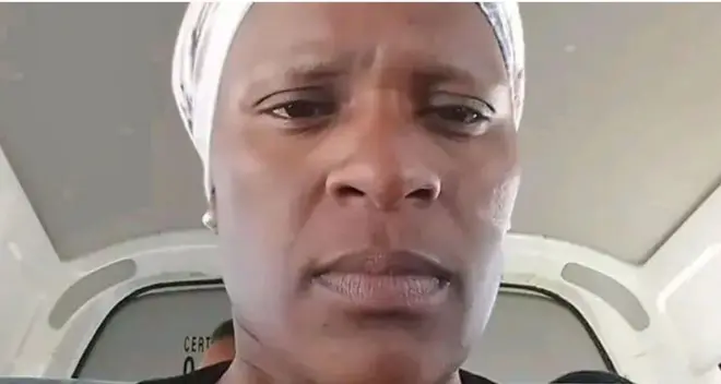 MAria Makgato lọ sinu oko naa lati wa ounjẹ fun ẹbi rẹ.