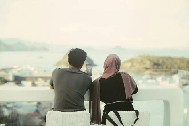 Si joogto ah u muuji mahadnaq iyo qaddarinta lammaanahaaga.