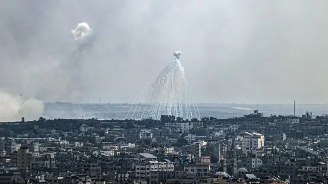 وزارت خارجه فلسطین در ۱۱ اکتبر اعلام کرد اسرائيل در حمله به غزه از فسفر سفید استفاده می‌کند