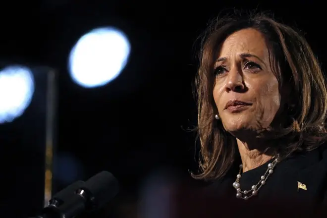 賀錦麗（Kamala Harris）