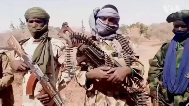 Awọn agbebọn faṣọ boju, wọn gbe ibọn lọwọ