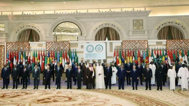 القمة العربية الإسلامية الاستثنائية المشتركة انعقدت في الرياض لبحث "العدوان الإسرائيلي" على غزة