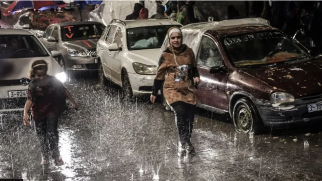 খান ইউনিসে বৃষ্টি