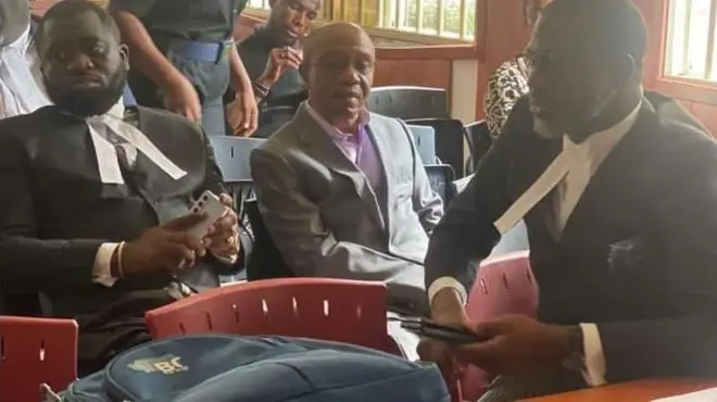 Emefiele joko si aarin awọn agbẹjẹro