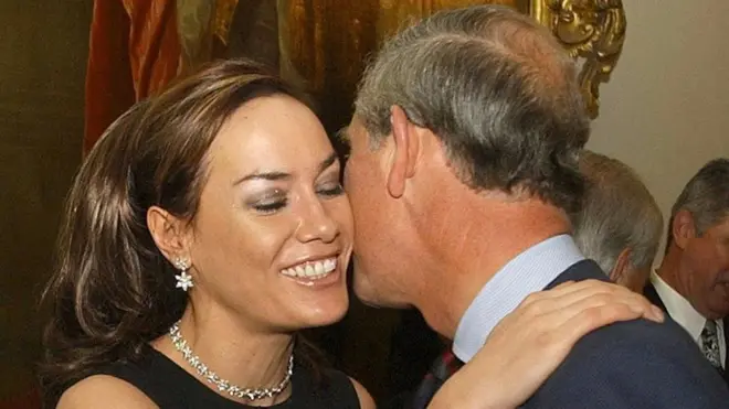 塔拉·帕尔默-汤姆金森（Tara Palmer-Tomkinson）与查尔斯王子。塔拉生来富有，父亲是贵族农场主，母亲是模特，家庭同英国王室关系密切。