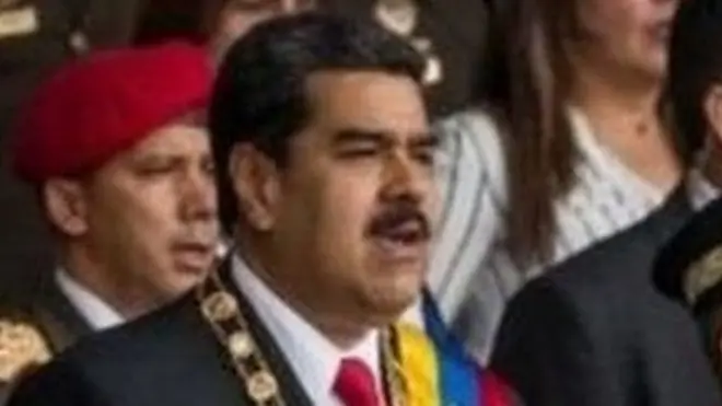 રાષ્ટ્રપતિ નિકોલસ મદુરો (ડાબેથી બીજા) એક કાર્યક્રમમાં ભાગ લઈ રહ્યા હતા