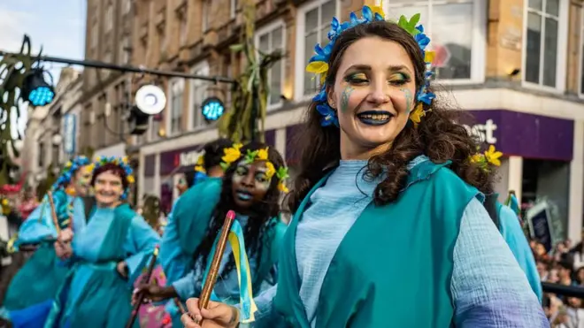 Eurovision: A yellow and blue submarine