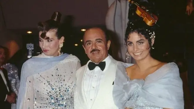 અદનાન ખાશોગી ત્રીજા પત્ની લેમિયા અને દીકરી નબીલા સાથે