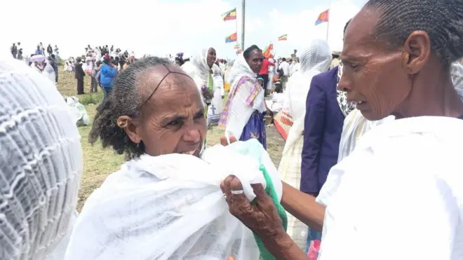 ዳግም እንክራኸባ ሓጎሰን ብንብዓት ዝገልጻ ኣዴታት
