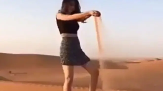 ما قصة "تنورة خلود" في السعودية؟