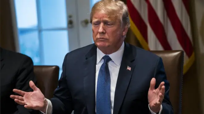 ترامب ينفي إقامة علاقة جنسية مع ستورمي دانييلز