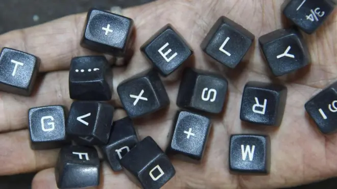 Seiring perkembangan digital, teknik penulisan baku semakin ditinggalkan.