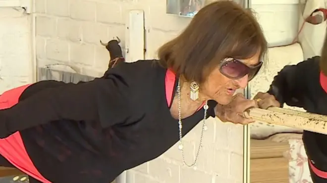 Stogodišnja plesačica