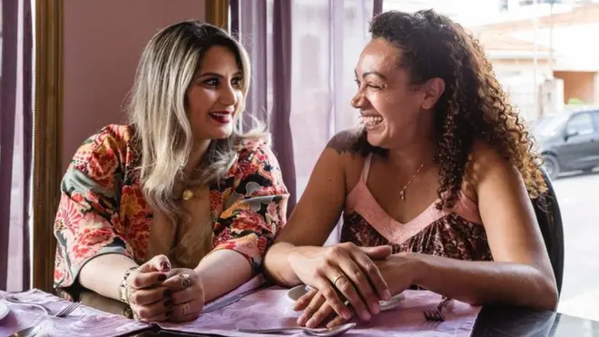 Desirée e Jaqueline se conheceramjogos que realmente pagam 20242012 e se tornaram amigas e sócias | Foto: Gui Christ/BBC Brasil