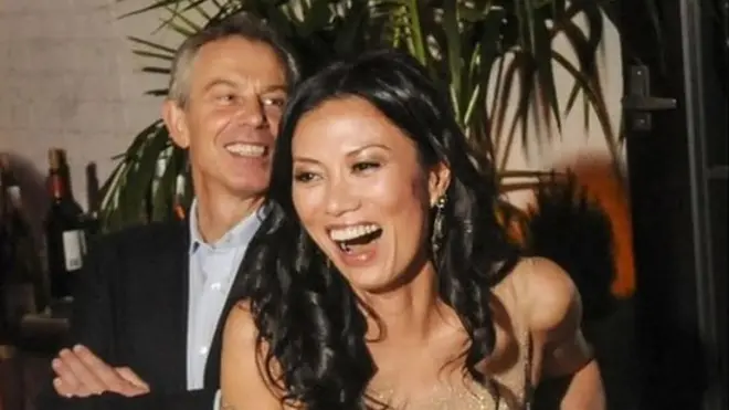 曾有消息传出当时仍然和默多克保持婚姻关系的邓文迪同英国前首相布莱尔有染。