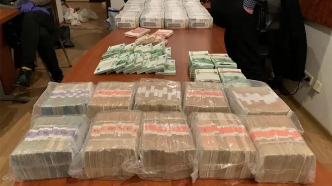 Справа "близького родича" судді Вовка. НАБУ знайшло готівку на $3,5 млн