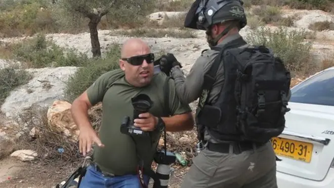 تعرضت طواقم عمل تابعة لوكالة أنباء وفا لمضايقات من قوات جيش الاحتلال في مناسبات سابقة