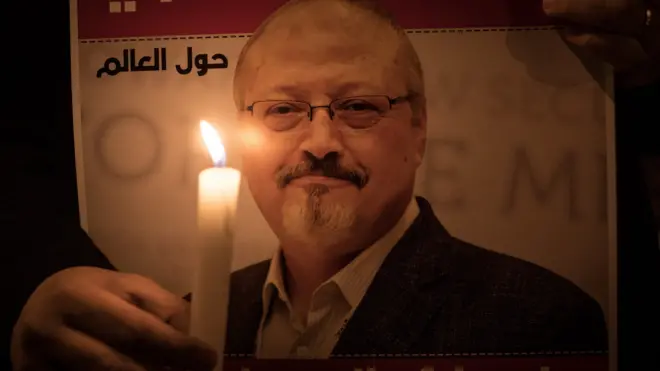 在伊斯坦布爾總領館外悼念卡舒吉的群眾（資料圖片）