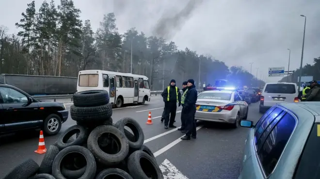 На траси привезли шини