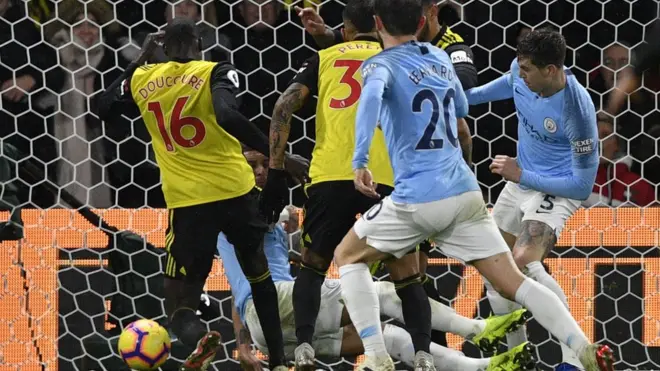 واتفورد يسجل هدفه الوحيد ضد مانشستر سيتي