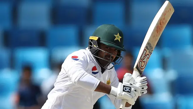 حارث سہیل نے اسد شفیق کے ساتھ مل کر اننگز کو استحکام بخشا ہے