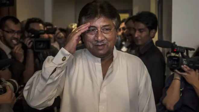 پرویز مشرف کے خلاف آئین شکنی کے مقدمے میں خصوصی عدالت نے ملزم کو دو مئی کو عدالت میں پیش ہونے کا حکم جاری کر رکھا ہے