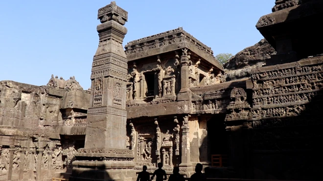 कैलास लेणं