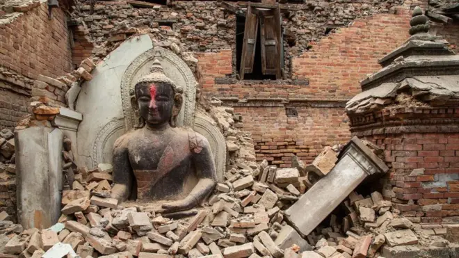 Một ngôi đền bị sập tại địa điểm di Di sản Unesco Thế giới tại Bhaktapur, Nepal
